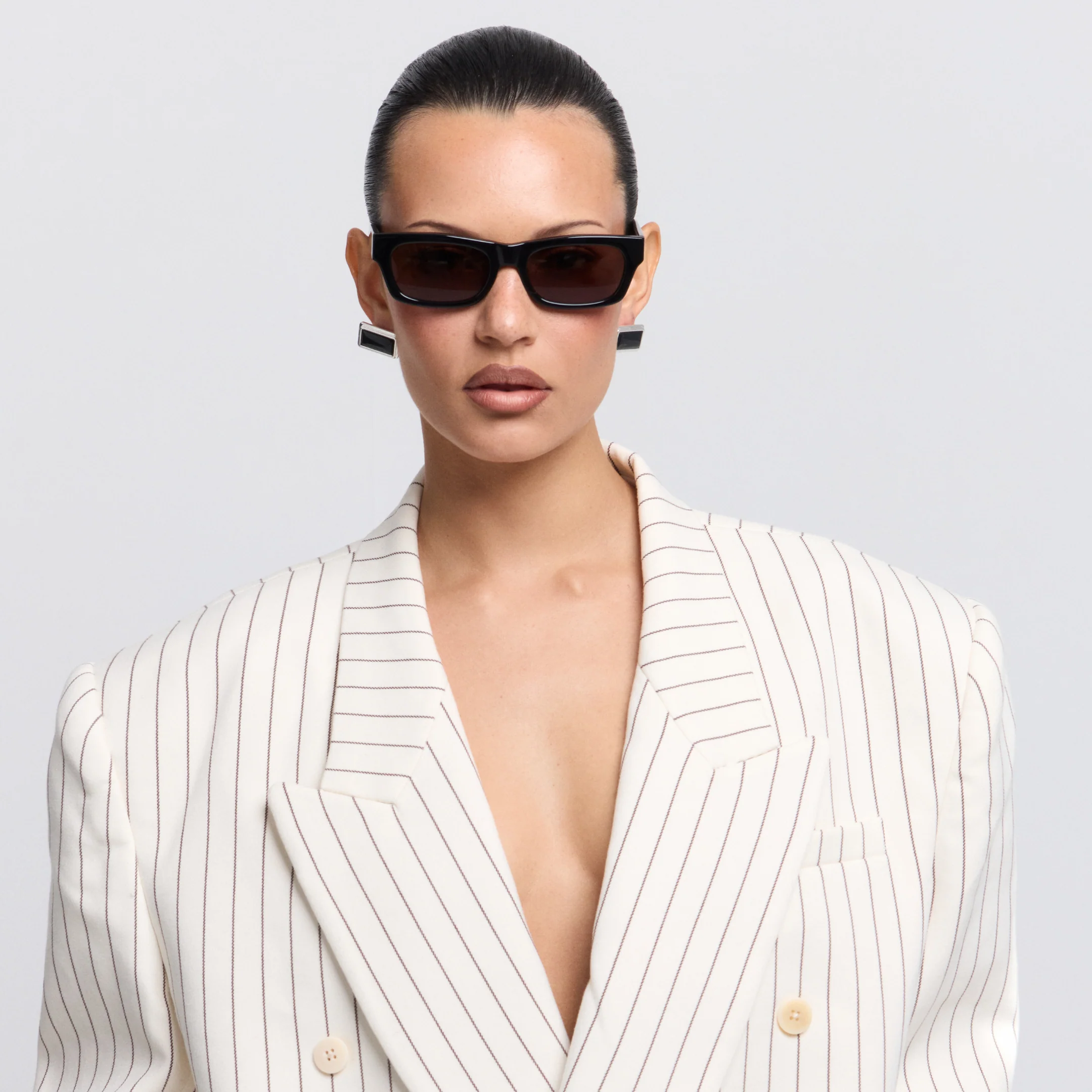 ARCHER RECTANGLE EARRINGS - Image 8