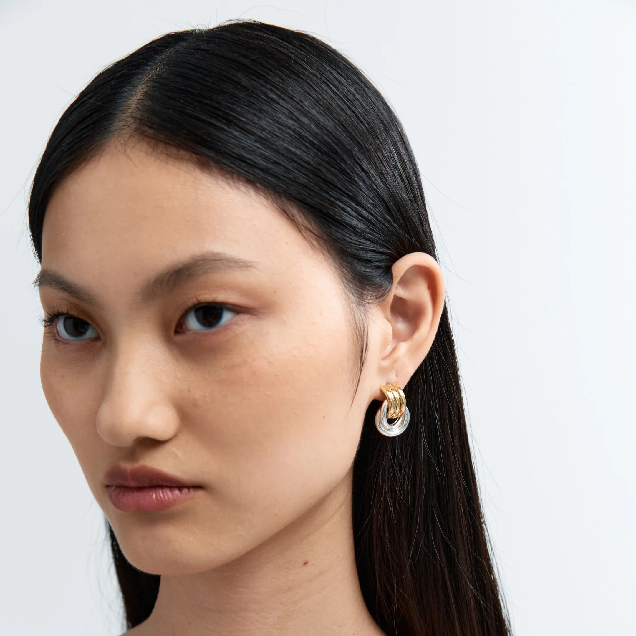 BABY KNOT EARRINGS - Image 13