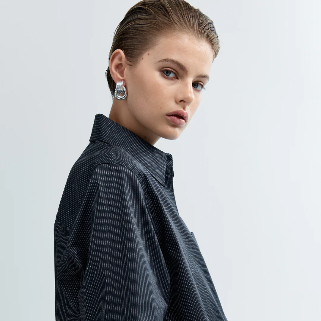 MINI KNOT EARRINGS - Image 13